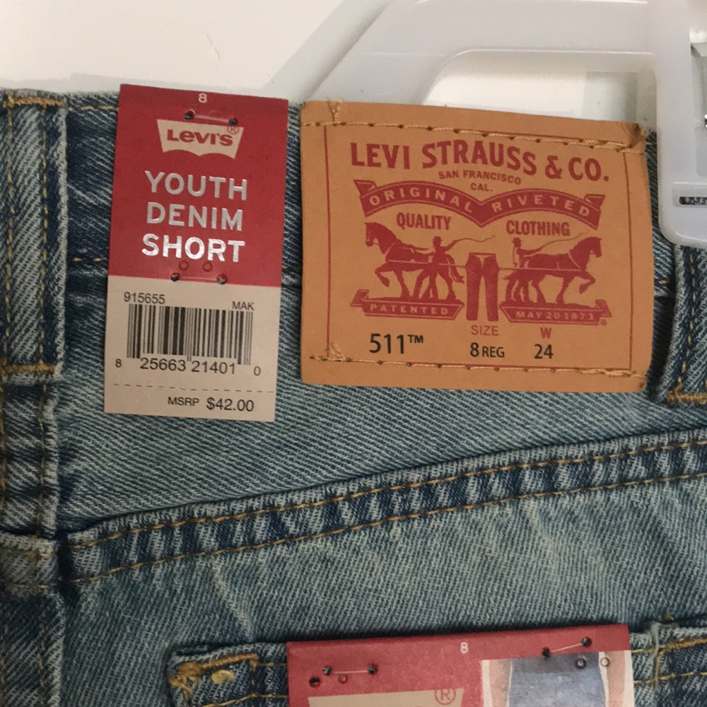 Levi’s Youth Denim Shorts Size 8. - Picture 6 of 6